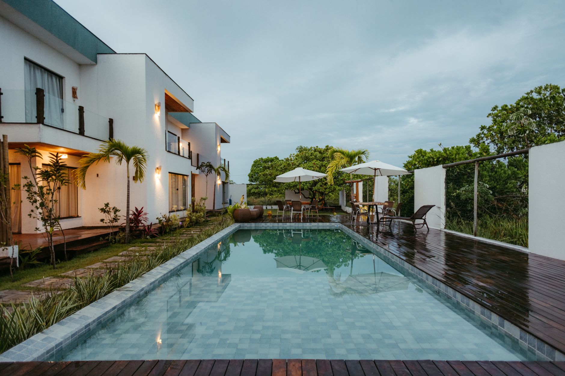 Piscina ao Entardecer